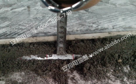 测量发热电缆上层混凝土和地板砖的厚度